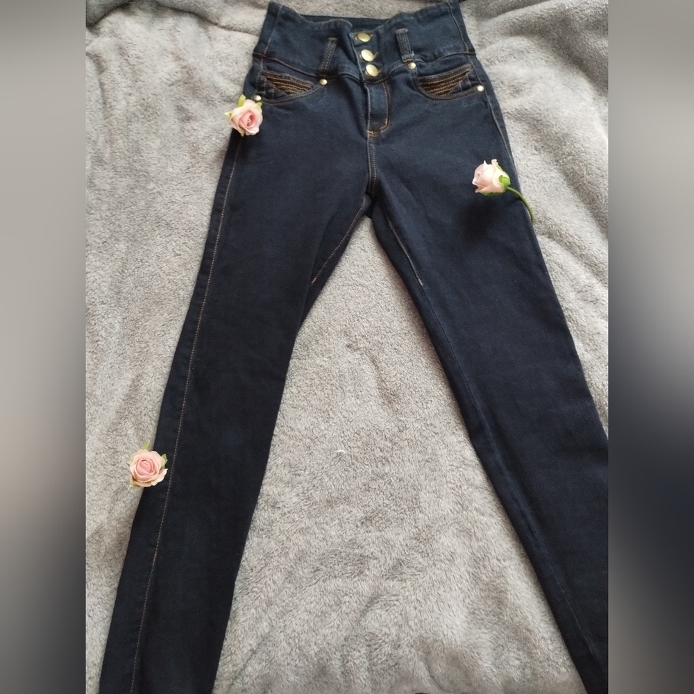 👖Dark blue jeans